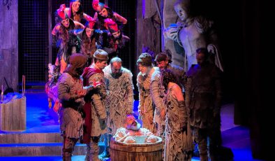 “Büyük Romulus” Oyunu Gazimağusa’da Sahnelendi