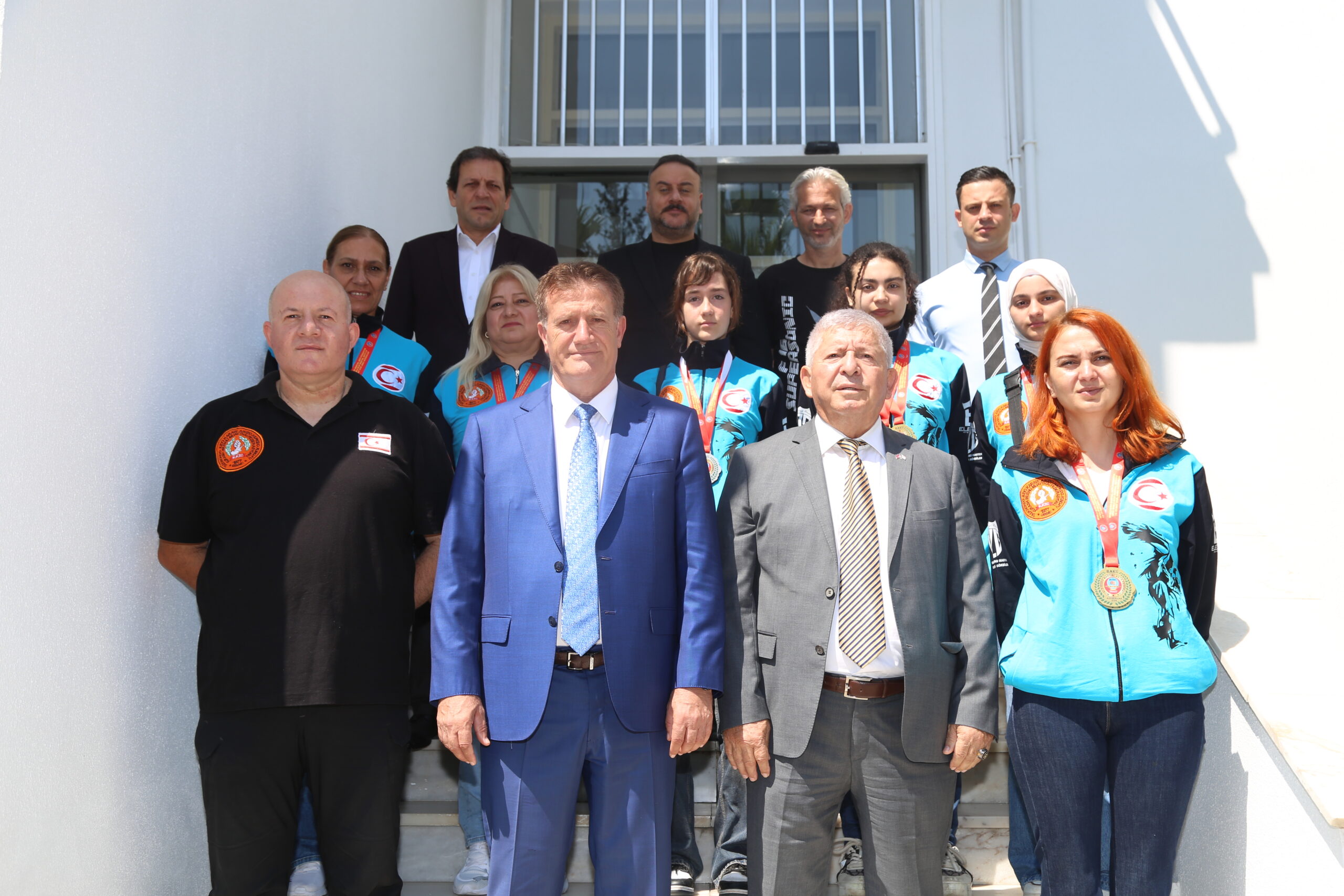 Bakan ArıklıBaşarılı sporcularımız ülkemizin pırlantalarıdır