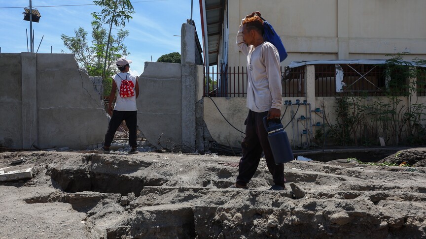 Filipinler’deki 7,8 büyüklüğündeki depremde can kaybı artıyor