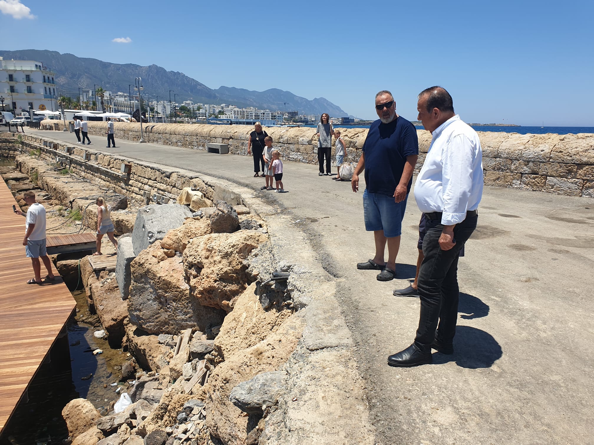 Bakan Ataoğlu, Girne Antik Liman’daki İskele Çalışmalarını Yerinde İnceledi