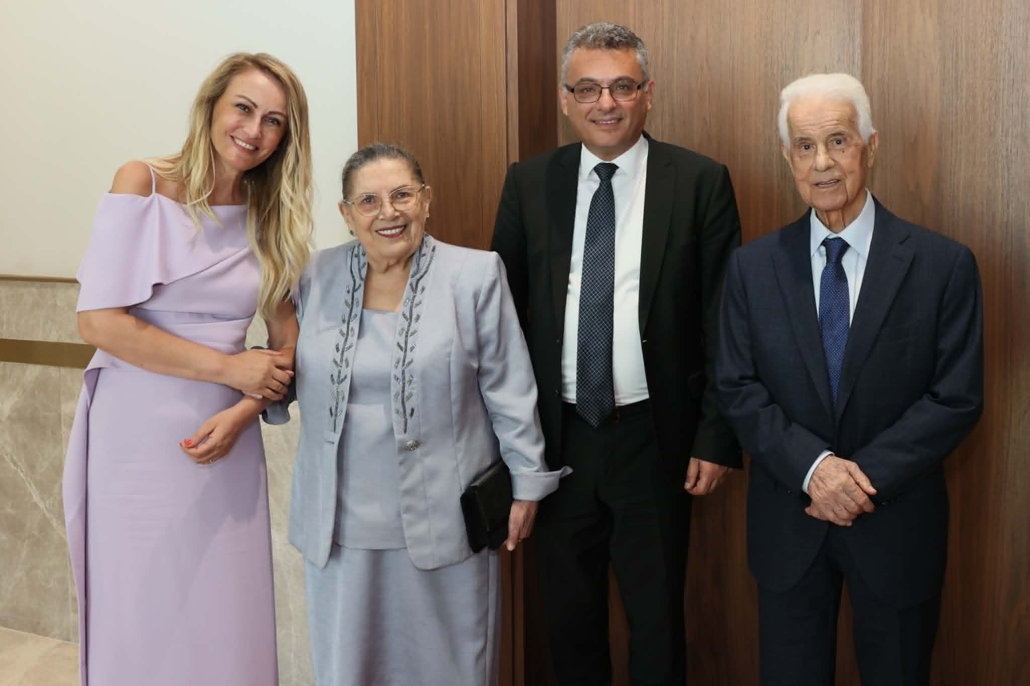 Cumhurbaşkanı Erhürman, 3. Cumhurbaşkanı Eroğlu ile bir araya geldi