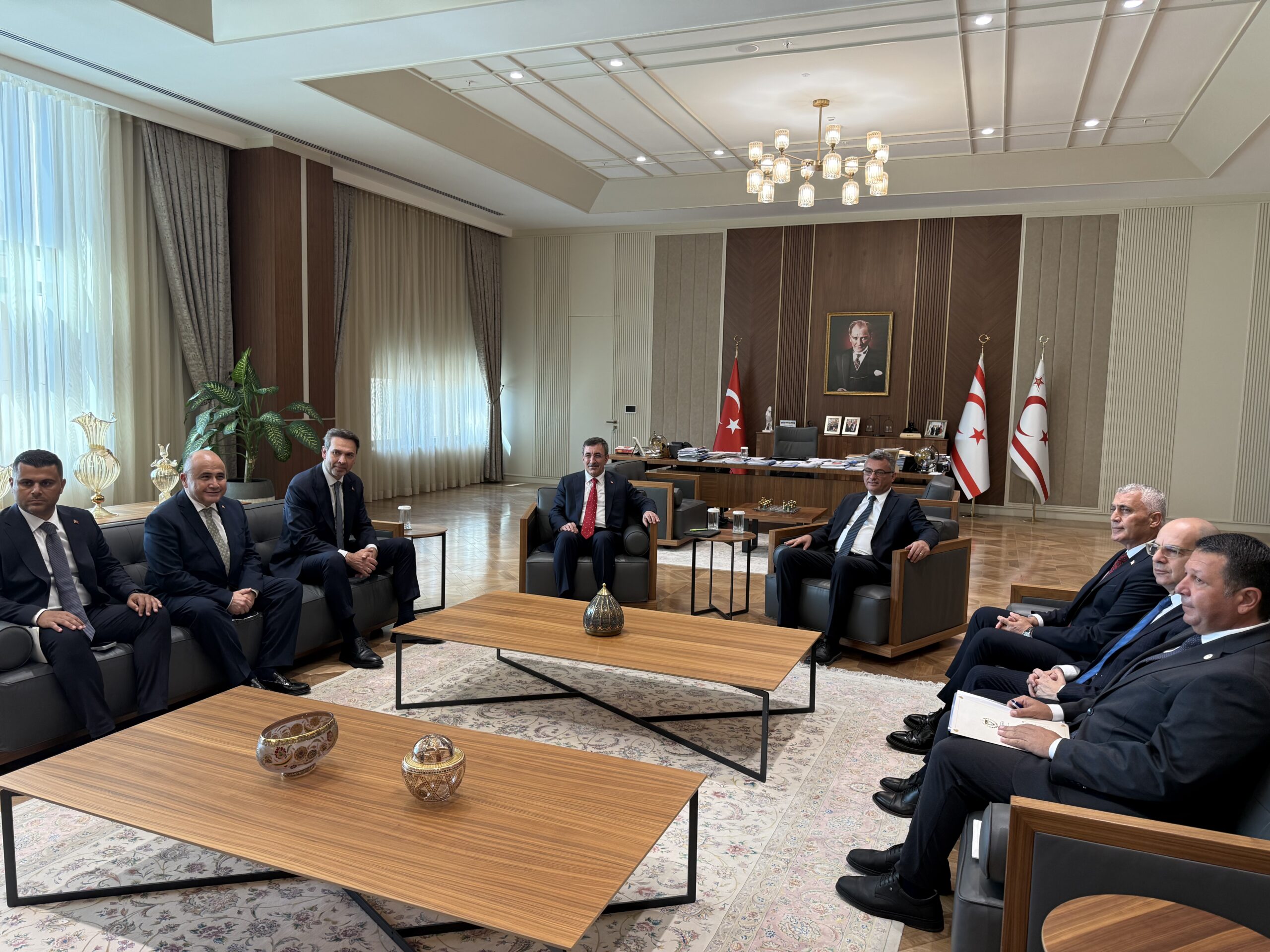 Cumhurbaşkanı Erhürman, Türkiye Cumhuriyeti Cumhurbaşkanı Yardımcısı Yılmaz ile görüştü