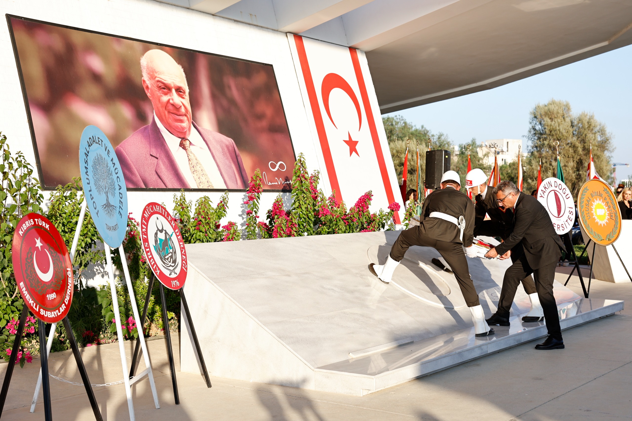 Kurucu Cumhurbaşkanı Rauf Raif Denktaş, Anıt Mezarı Başında Törenle Anıldı