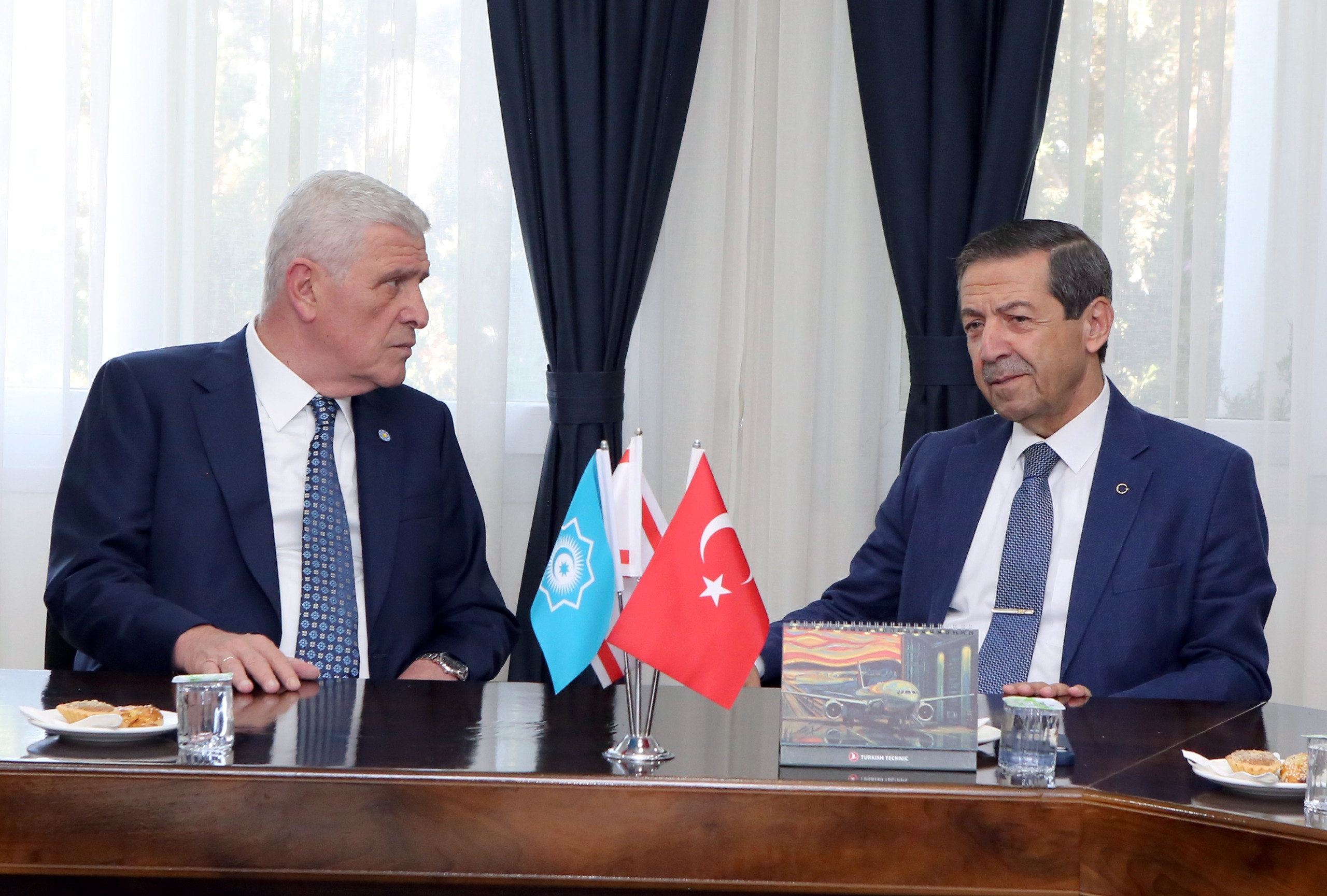 Dışişleri Bakanı Ertuğruloğlu, İYİ Parti Lideri Müsavat Dervişoğlu ve Heyetini Kabul Etti