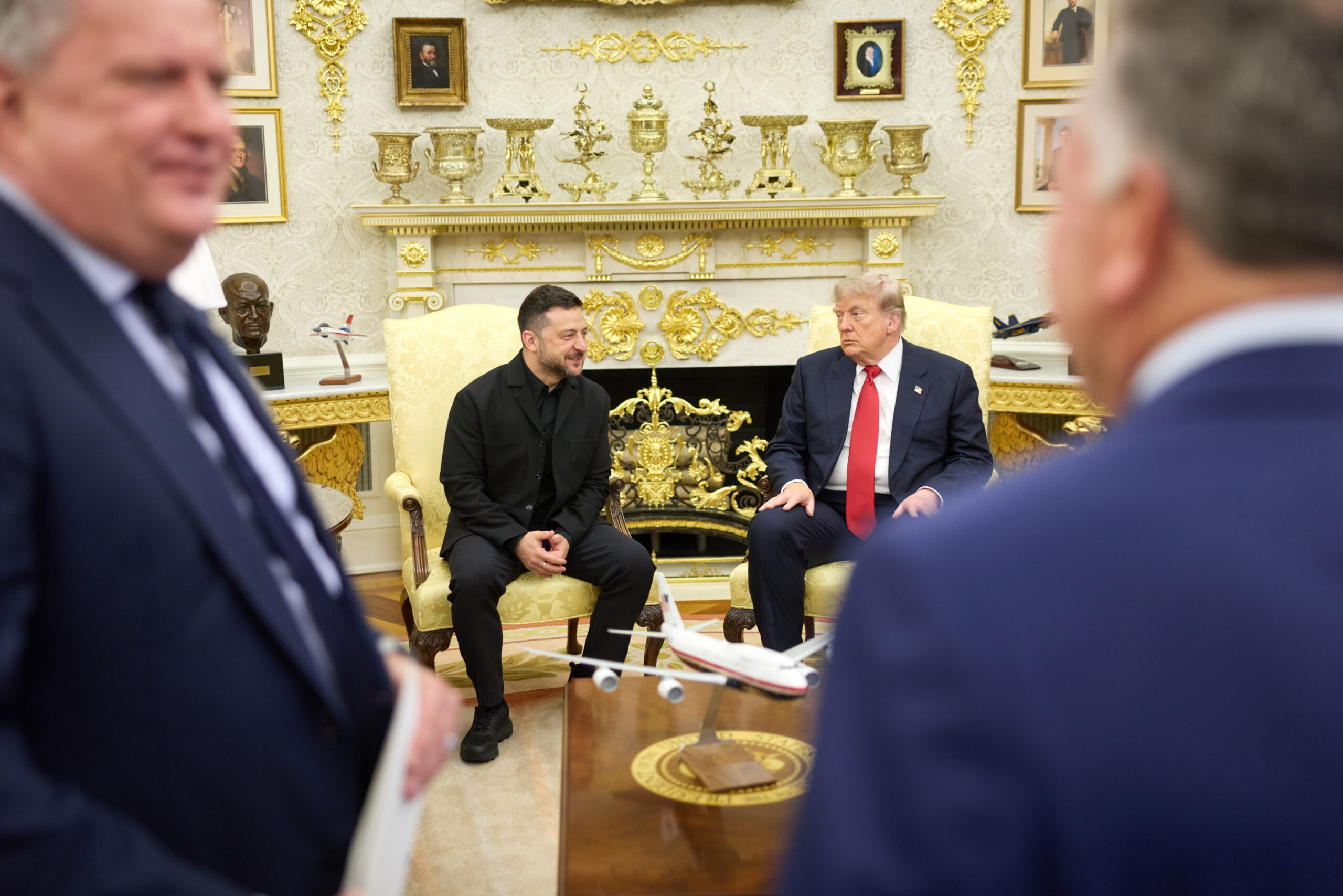 Trump ve Zelenskiy Beyaz Saray’da Bir Araya Geldi