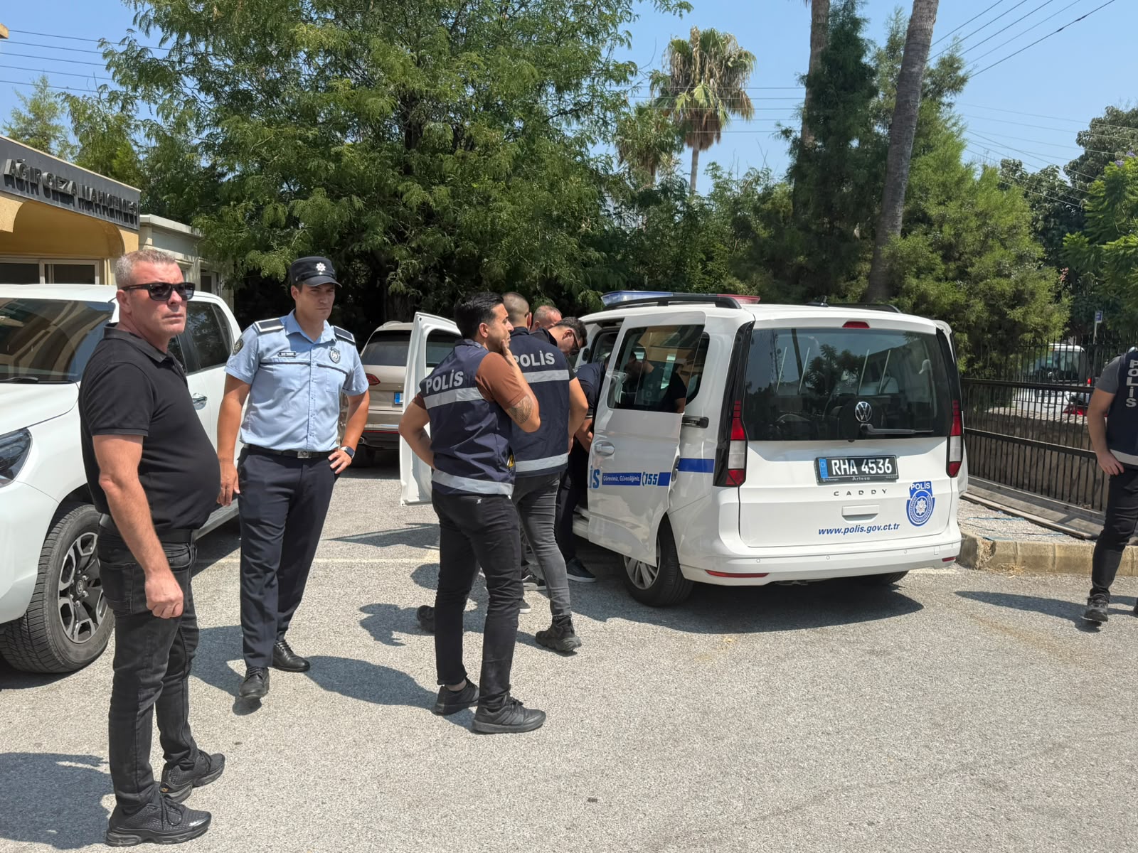 Girne’deki Cinayet Zanlıları Mahkemeye Çıkarıldı1 Gün Tutukluluk Kararı
