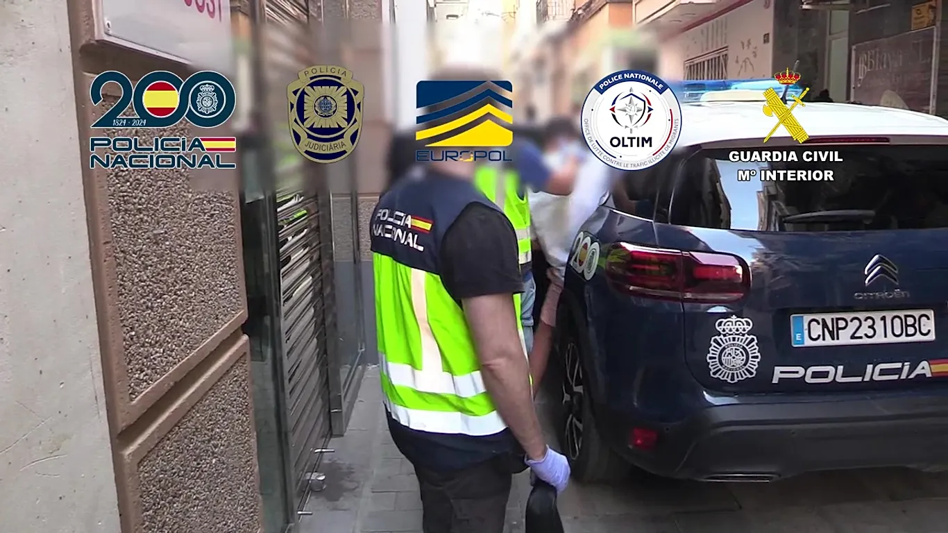 İnsan ve uyuşturucu kaçakçılığı yapan şebeke çökertildi
