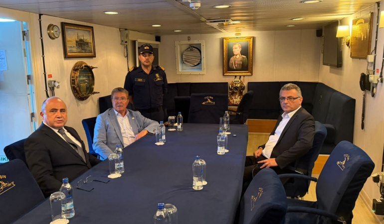 Başbakan Üstel, TCG Işın Gemisinde İncelemelerde Bulundu