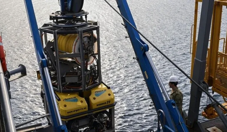 AA, Girne açıklarında batan gemiye ilişkin arama kurtarma çalışmalarını TCG Alemdar’da görüntüledi
