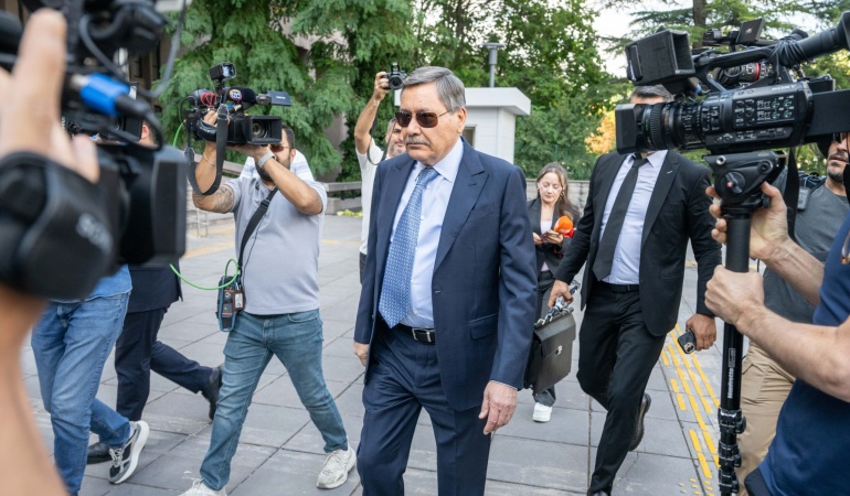 Eski Ankara Büyükşehir Belediye Başkanı Melih Gökçek “Şüpheli” Sıfatıyla İfade Veriyor