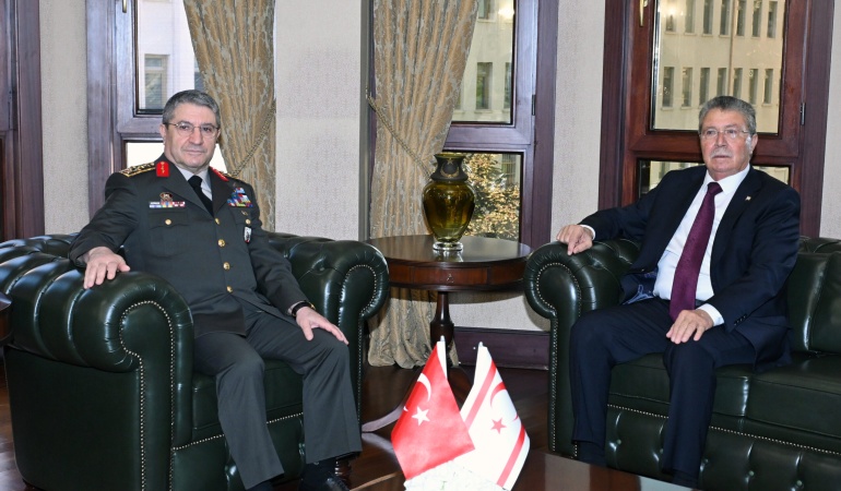 Başbakan Ünal Üstel, Ankara’da Orgeneral Bayraktaroğlu ile Görüştü