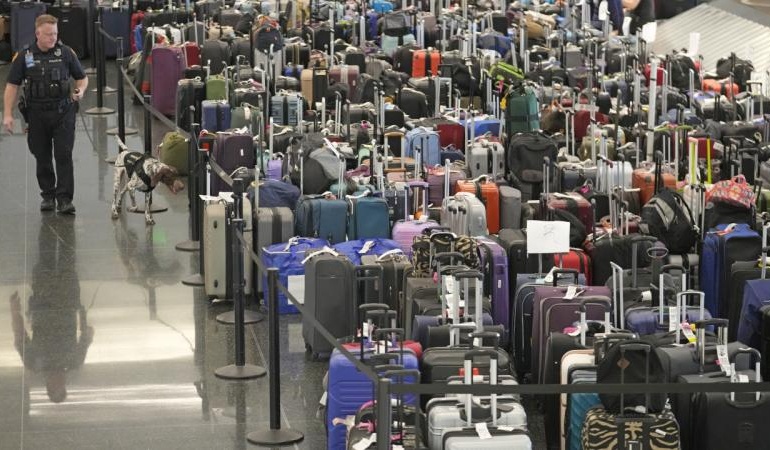 İngiltere’de Hava Trafik Arızası Nedeniyle Bine Yakın Uçuş İptal Edildi