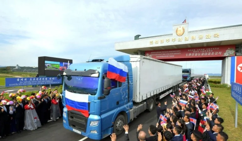 Rusya ve Kuzey Kore’yi birleştiren ilk kara yolu köprüsü açıldı