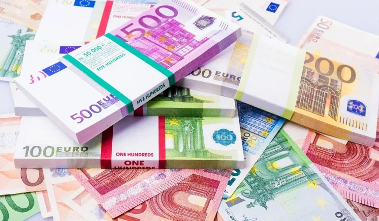 Dolar, Euro ve Sterlin Ne Kadar Oldu?