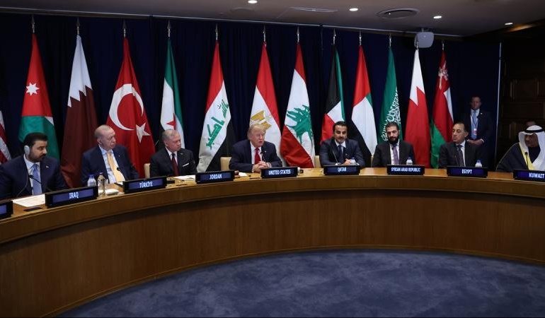 Trump, Körfez İşbirliği Konseyi üyesi ülke liderleri ve Erdoğan ile bir araya geldi
