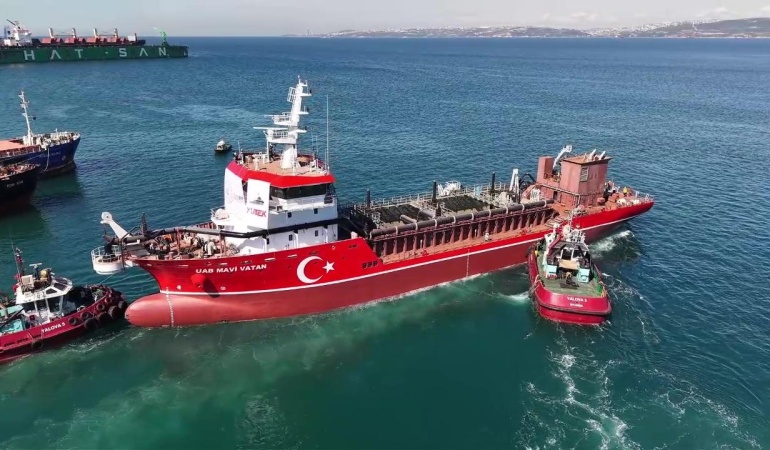 Türkiye’nin ilk yerli ve milli tarama gemisi “UAB Mavi Vatan” suya indirildi