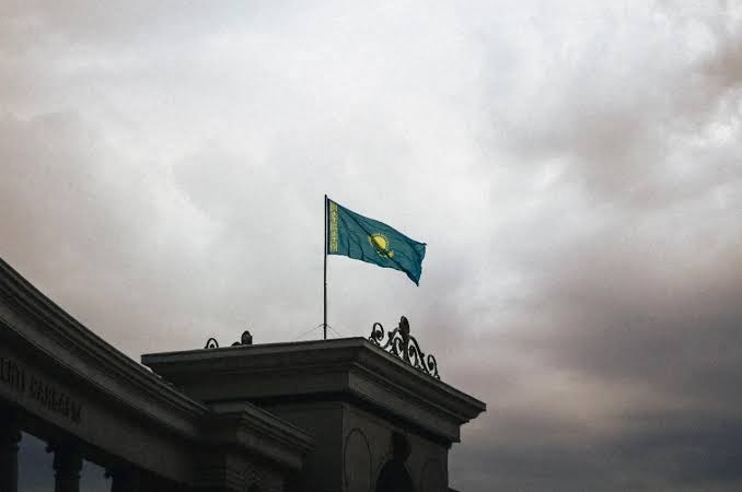 Kazakistan’da 14 askerin yaşamını yitirdiği tatbikat sonrası savunma bakanı görevden alındı