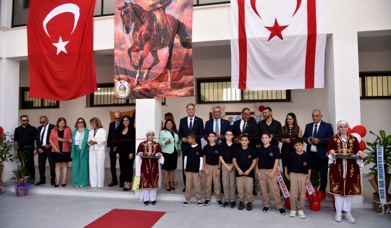 1790848797040Yenilenen-Yesilkoy-lkokulu-torenle-ac-ld-9-so.jpg