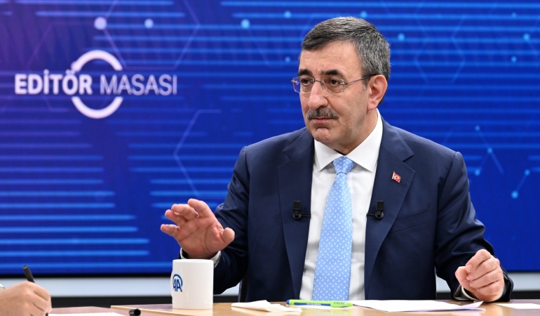 CUMHURBAŞKANI YARDIMCISI CEVDET YILMAZTÜRKİYE CUMHURİYETİ GÜÇLÜDÜR VE KKTC’NİN YANINDA OLMAYI SÜRDÜRECEKTİR