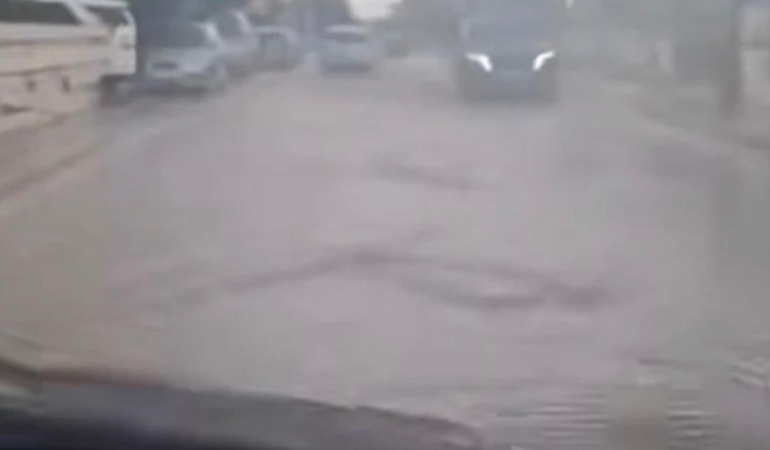 GÜNEY KIBRIS’TA AŞIRI YAĞIŞLAR HAYATI OLUMSUZ ETKİLEDİ