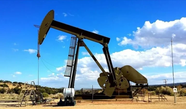 BRENT PETROL 104,47 DOLARDAN İŞLEM GÖRÜYOR