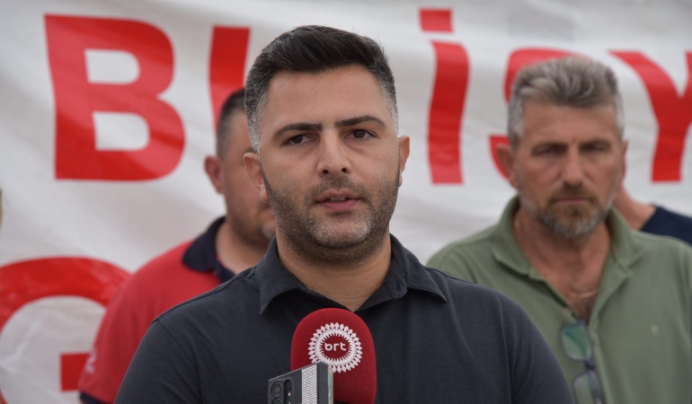 PETROL-İŞ’İN K-PET’TEKİ SÜRESİZ GREVİ ÜÇÜNCÜ GÜNÜNDEBAKANLIK BUGÜN TARAFLARLA GÖRÜŞECEK