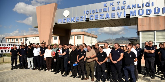 1792486968467Merkezi-Cezaevi-ogutlu-sendikalar-grev-1-so.jpg