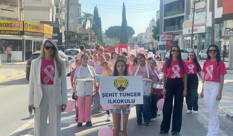 Şehit Tuncer İlkokulu’ndan Meme Kanseri Farkındalık Yürüyüşü