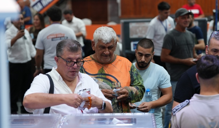 UBP’NİN MİLLETVEKİLİ ADAY BELİRLEME VE SIRALAMA SEÇİMİNDE OY VERME İŞLEMİ SÜRÜYOR