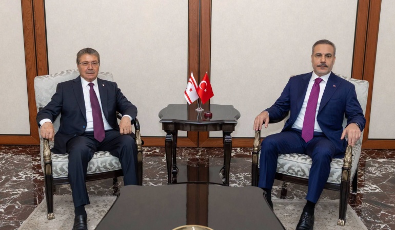 BAŞBAKAN ÜNAL ÜSTEL, ANKARA’DA TÜRKİYE DIŞİŞLERİ BAKANI HAKAN FİDAN İLE BİR ARAYA GELDİ