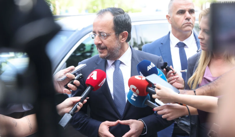 CYPRUS MAİL’DEN KIBRIS MÜZAKERELERİ YORUMU“HRİSTODULİDİS KALELERİ YERİNDEN OYNATMAYI BIRAKMALI”