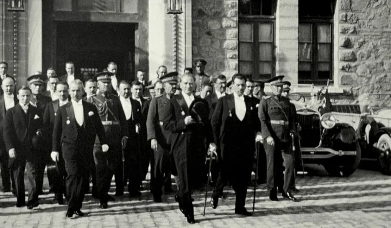 Türkiye Cumhuriyeti 103. Yıl Dönümünü Kutluyor