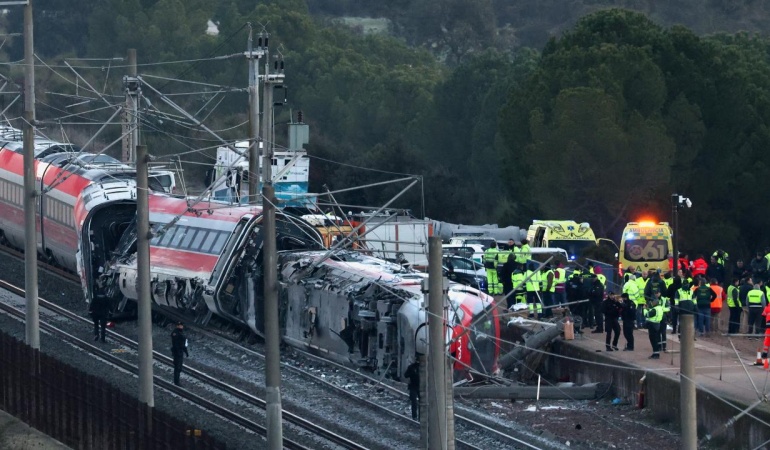 İspanya’da İki Hızlı Tren ÇarpıştıÖlü ve Yaralılar Var