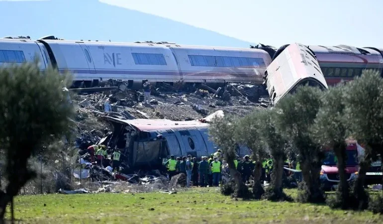 İspanya’da hızlı tren kazasıÖlü sayısı 68’e yükseldi